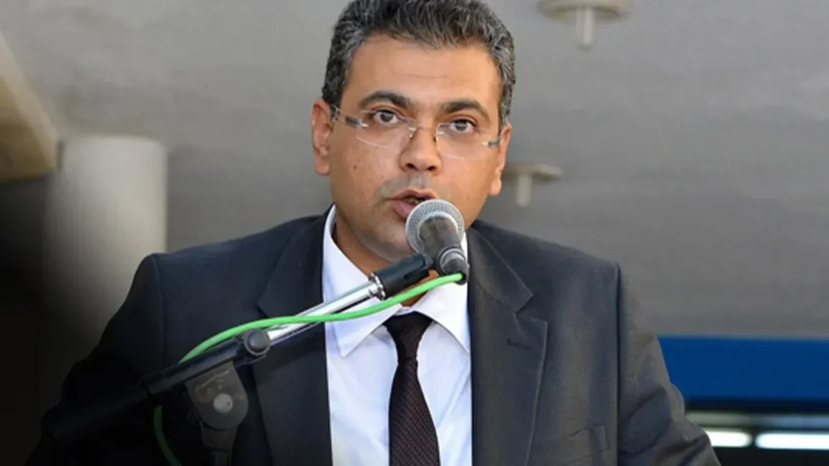 CHP İzmir’de muhalefet harekete geçti: O isim adaylık için imza topluyor! CHP İzmir’de muhalefet harekete geçti: O isim adaylık için imza topluyor!