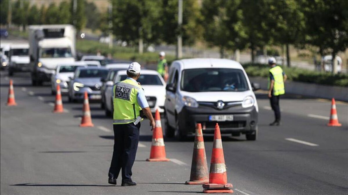Sosyal medyaya da trafik cezası geliyor! Sosyal medyaya da trafik cezası geliyor!