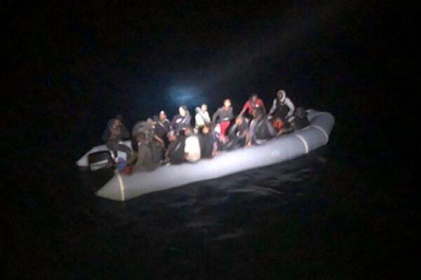 Muğla açıklarında 32 düzensiz göçmen kurtarıldı