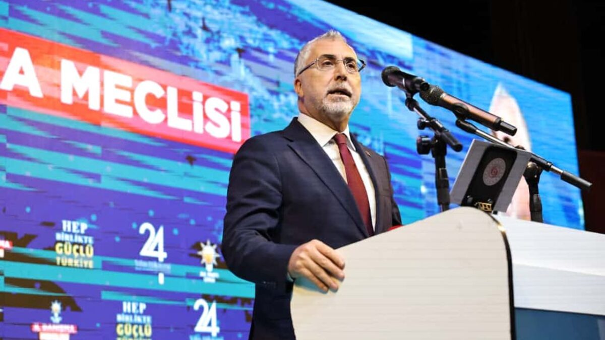 Bakan Işıkhan CHP’ye yüklendi: SGK borçları esnetilmeyecek! Bakan Işıkhan CHP’ye yüklendi: SGK borçları esnetilmeyecek!