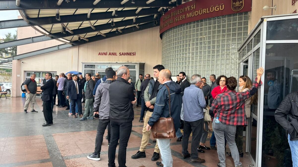 Konak’ta meclis önü eylem alanı!