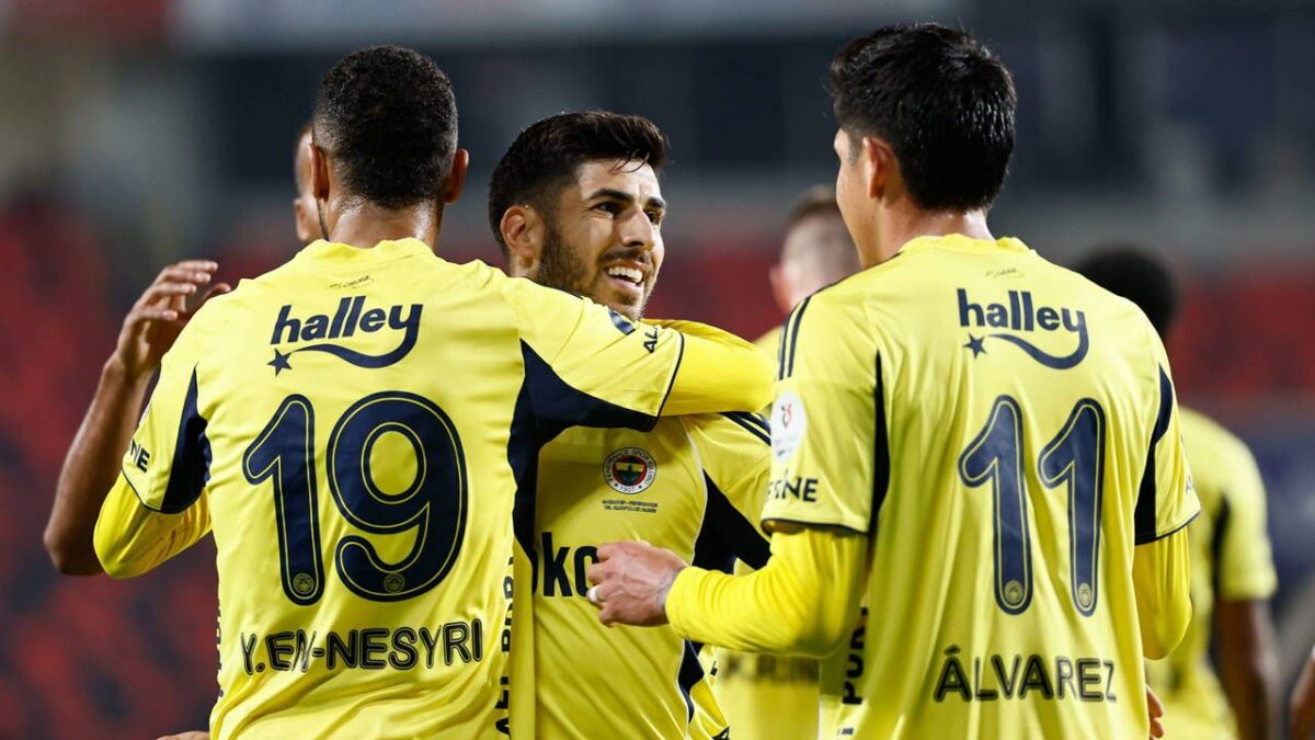 Rizespor karşısında 4 eksik… Fenerbahçe kamp kadrosunu duyurdu Rizespor karşısında 4 eksik… Fenerbahçe kamp kadrosunu duyurdu