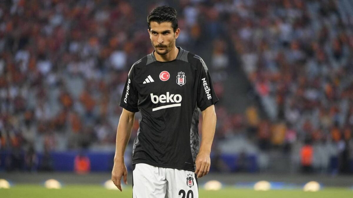 Efsanenin dönemi bitti… Necip Uysal’ın Beşiktaş kariyeri Efsanenin dönemi bitti… Necip Uysal’ın Beşiktaş kariyeri
