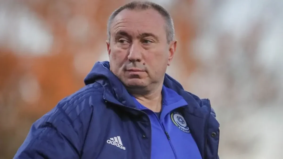 “Komutan Stoilov”dan maç sonu mesajlar: Futbolda asla para kazanmaz, oyuncular kazanır!