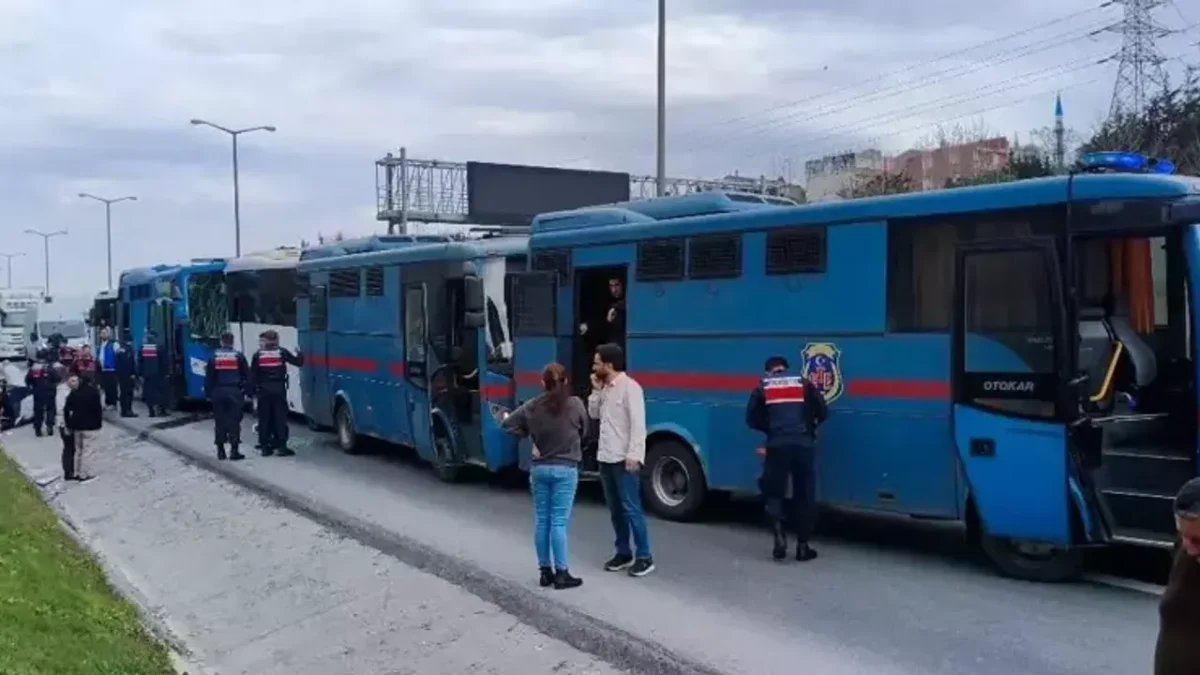 4 cezaevi sevk aracı kaza yaptı: 6’sı jandarma-17 yaralı!