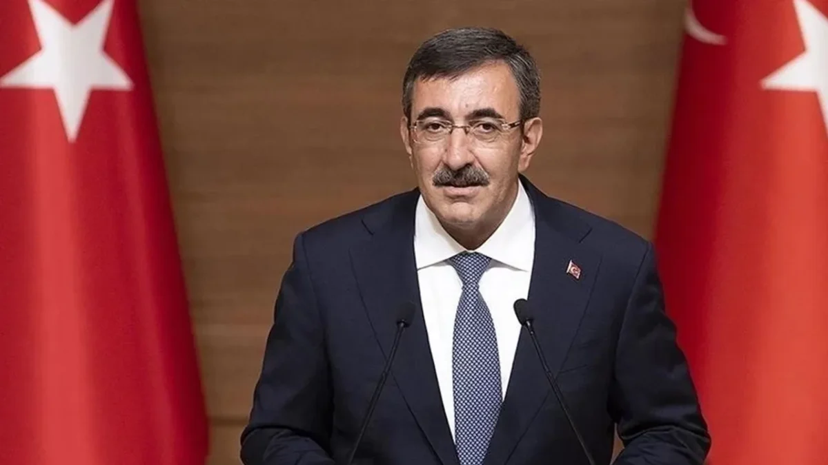 Cumhurbaşkanı Yardımcısı Yılmaz çekiliş töreninde konuştu: İzmir biraz geri kalmış!