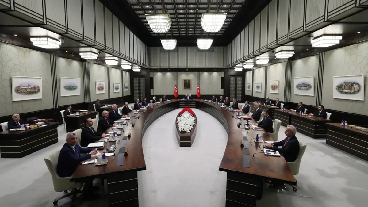 Kabine Ortadoğu savaşı gündemiyle toplandı! Kabine Ortadoğu savaşı gündemiyle toplandı!