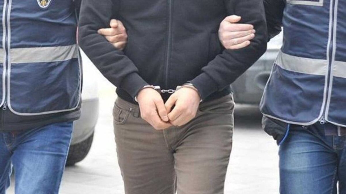 Sosyal medya paylaşımı tepki çekti: Zanlı yakalandı Sosyal medya paylaşımı tepki çekti: Zanlı yakalandı