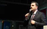 AK Partili İnan’dan TOKİ töreninde kooperatif davası salvosu: İzmirlilerin ev hayalleri istismar edildi!