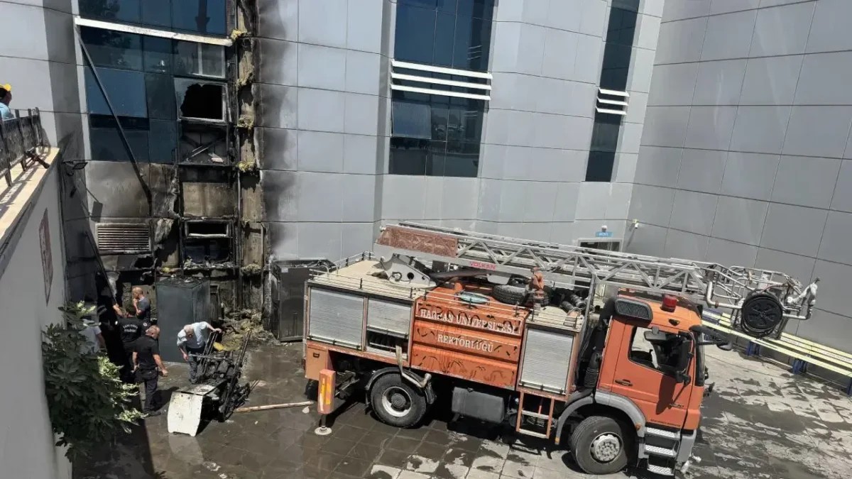 Hastanede yangın: Hastalar tahliye edildi