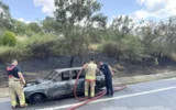 Otomobilde çıkan yangın yol kenarındaki ağaçlara sıçradı Otomobilde çıkan yangın yol kenarındaki ağaçlara sıçradı