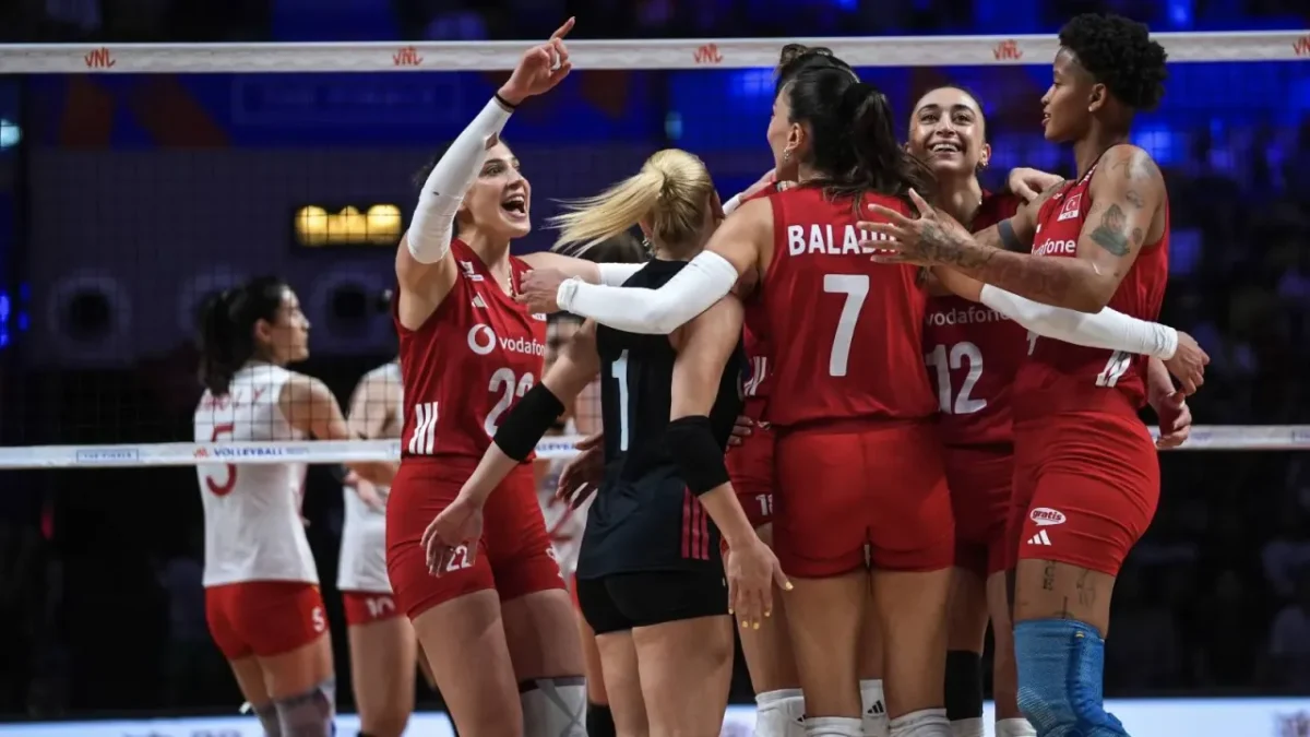 Filenin Sultanları finalde: Rakip Brezilya! Filenin Sultanları finalde: Rakip Brezilya!