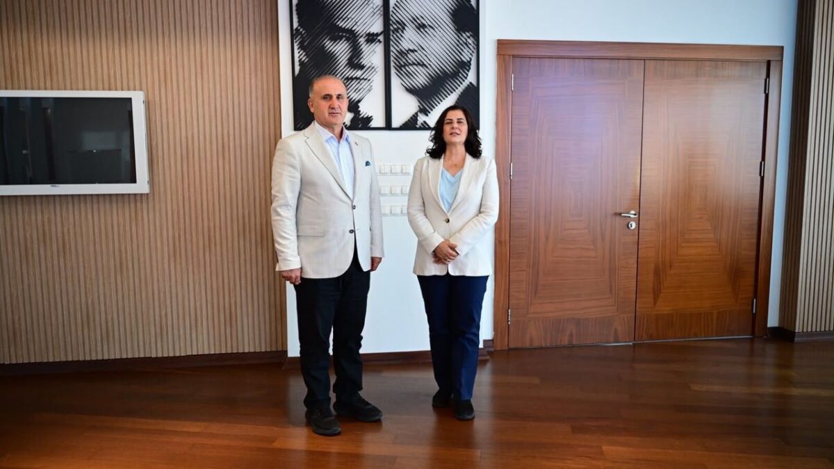Çerçioğlu’na İncirliova Belediye Başkanı Aytekin Kaya’dan ziyaret Çerçioğlu’na İncirliova Belediye Başkanı Aytekin Kaya’dan ziyaret