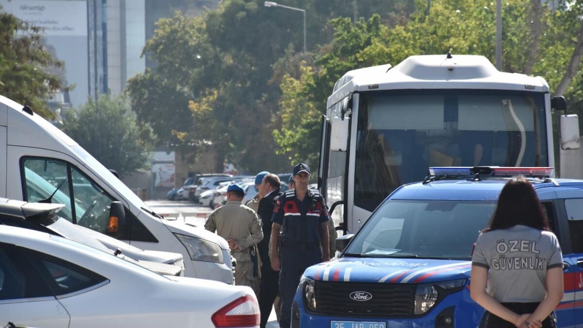 Menderes Belediyesi operasyonu: Başkan Çiçek dahil 15 şüpheliye tutuklama istemi! Menderes Belediyesi operasyonu: Başkan Çiçek dahil 15 şüpheliye tutuklama istemi!