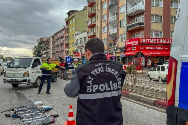 Tırın çarptığı yaya ağır yaralandı Tırın çarptığı yaya ağır yaralandı