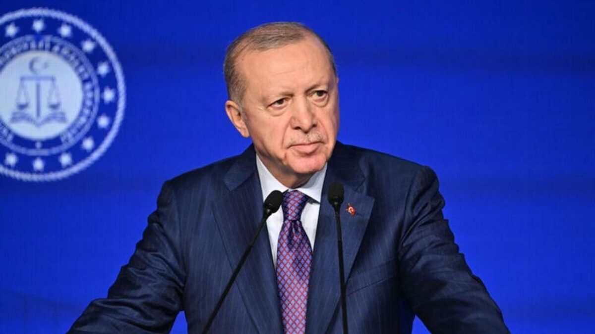 Erdoğan: 38 bin hekim dışı personel alacağız Erdoğan: 38 bin hekim dışı personel alacağız