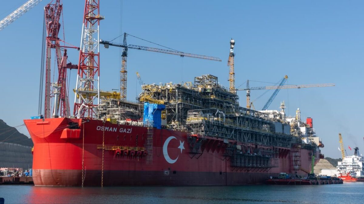 Mavi Vatan’da tarihi gün: Osman Gazi görev yerine uğurlandı