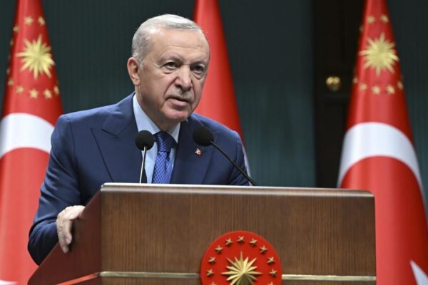 Erdoğan: İhracat rekoru kırarak tarihî başarıya im... Erdoğan: İhracat rekoru kırarak tarihî başarıya im...