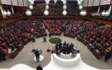 Erdoğan kürsüye gelince YENİ Partililer salonu terk etti!